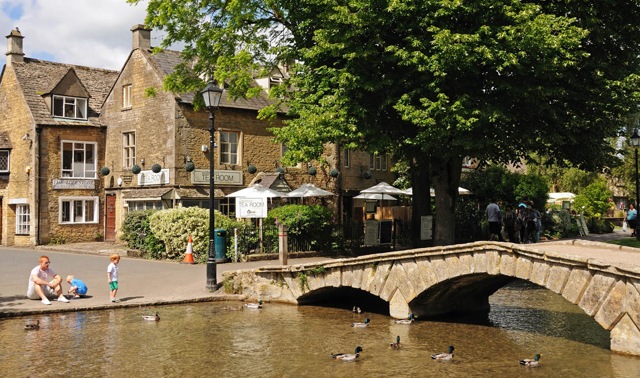 Scenic Tour of the Cotswolds