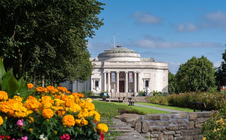 Port Sunlight Walking Guided Tour with a Trip to Ness Gardens 