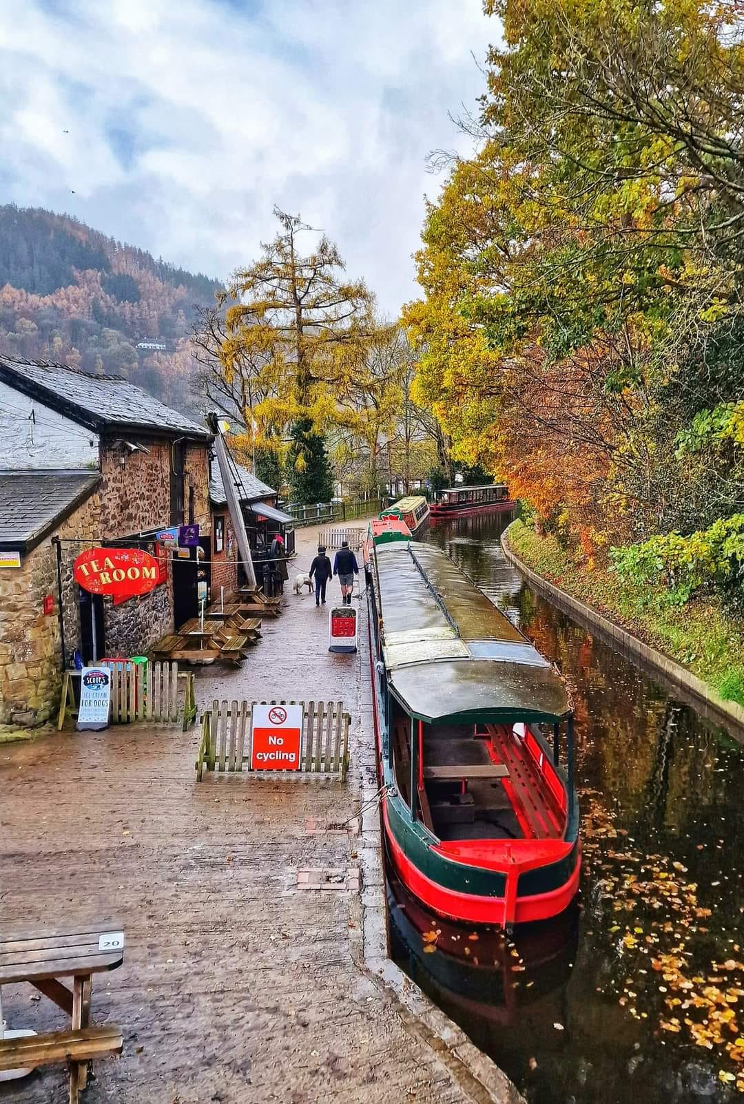 Llangollen Aqueduct Cruise with Afternoon Tea  And a glass of Prosecco
