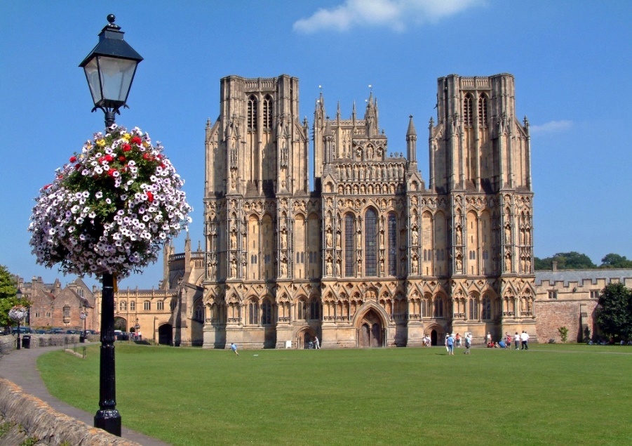 Wells Weekender - Staying at the 4* Swan Hotel