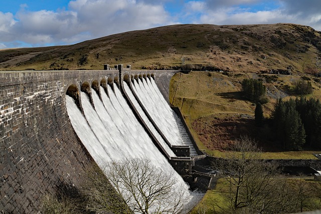 Elan Valley Brecon Mountain Railway -  Merthyr Tydfil & Cardiff
