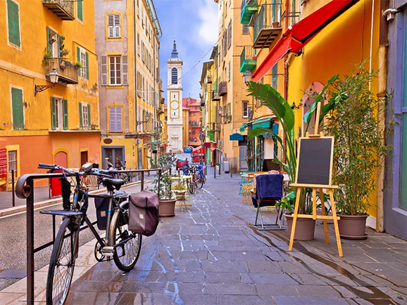 Discovering the Colourful French Riviera 