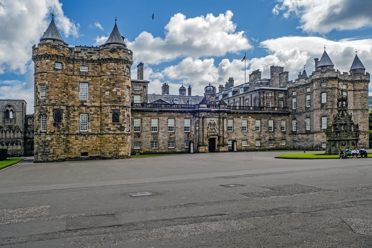 Royal Festive Houses 